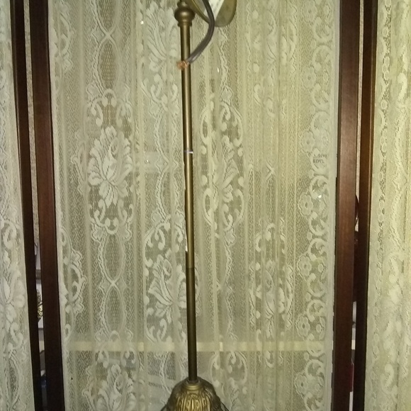 TIFFANY STYLE STAINED GLASS PENDANT HANGING LIGHT - Picture 7 of 9